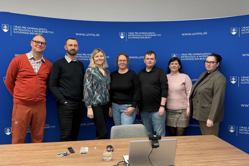 „Spoznaj ÚNMS SR 2025/2026“ – úspešná online konferencia