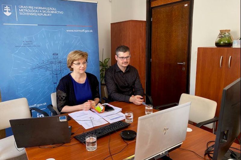 Uskutočnenie online rokovania s uzbeckými partnermi 