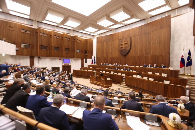 Národná rada Slovenskej republiky schválila pripravované zmeny ÚNMS SR v zákone o metrológii